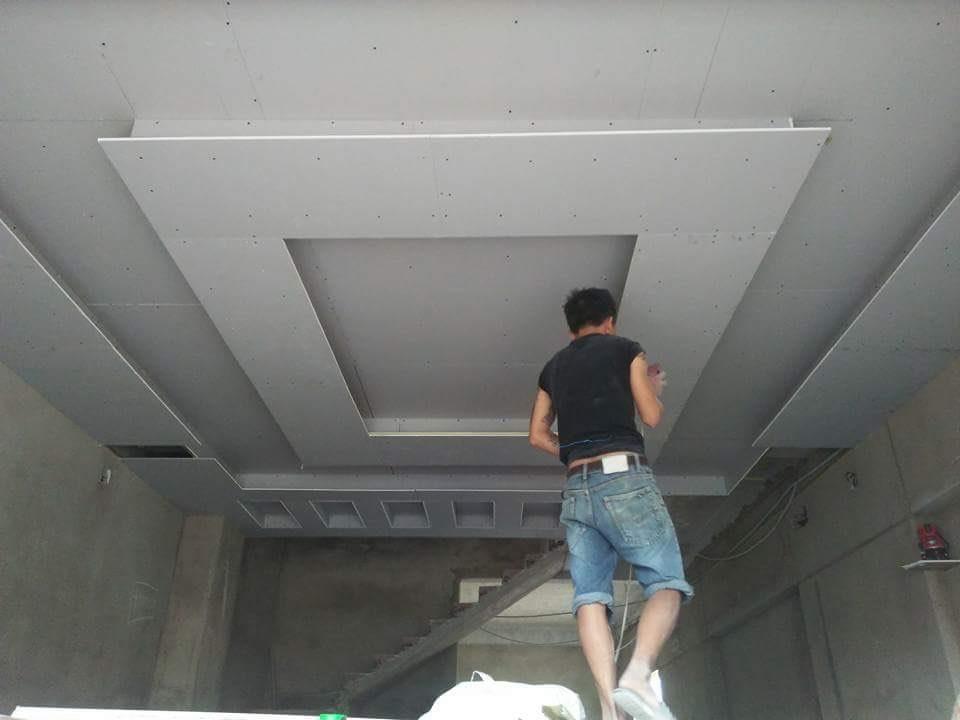 thi công trần thạch cao dĩ an